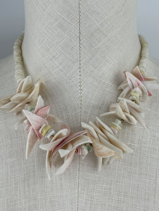 Unbranded Jewelry - Vintage Shell Necklace 18" Natural Tropical Puka Shell Beach Choker Pink White